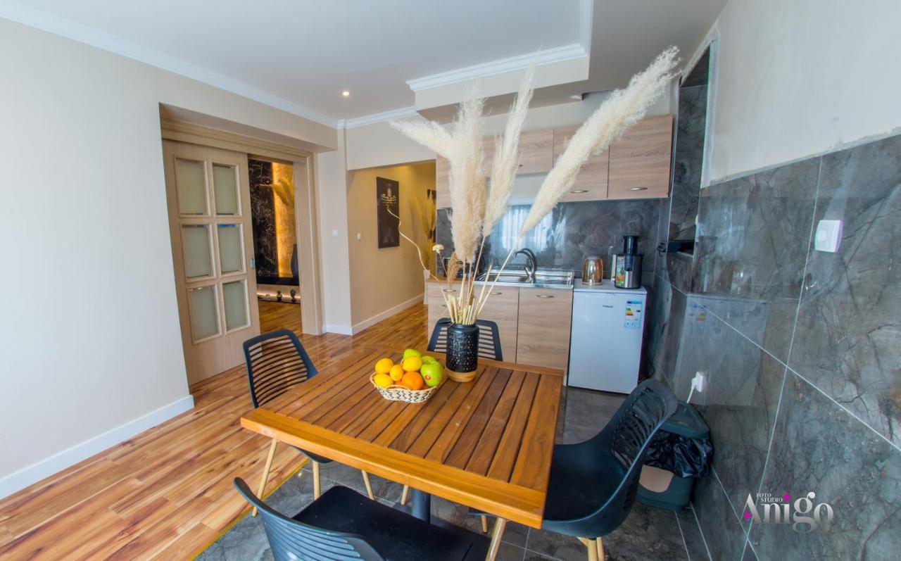 Luxury Apartment Black And Gold Mostar Exteriér fotografie