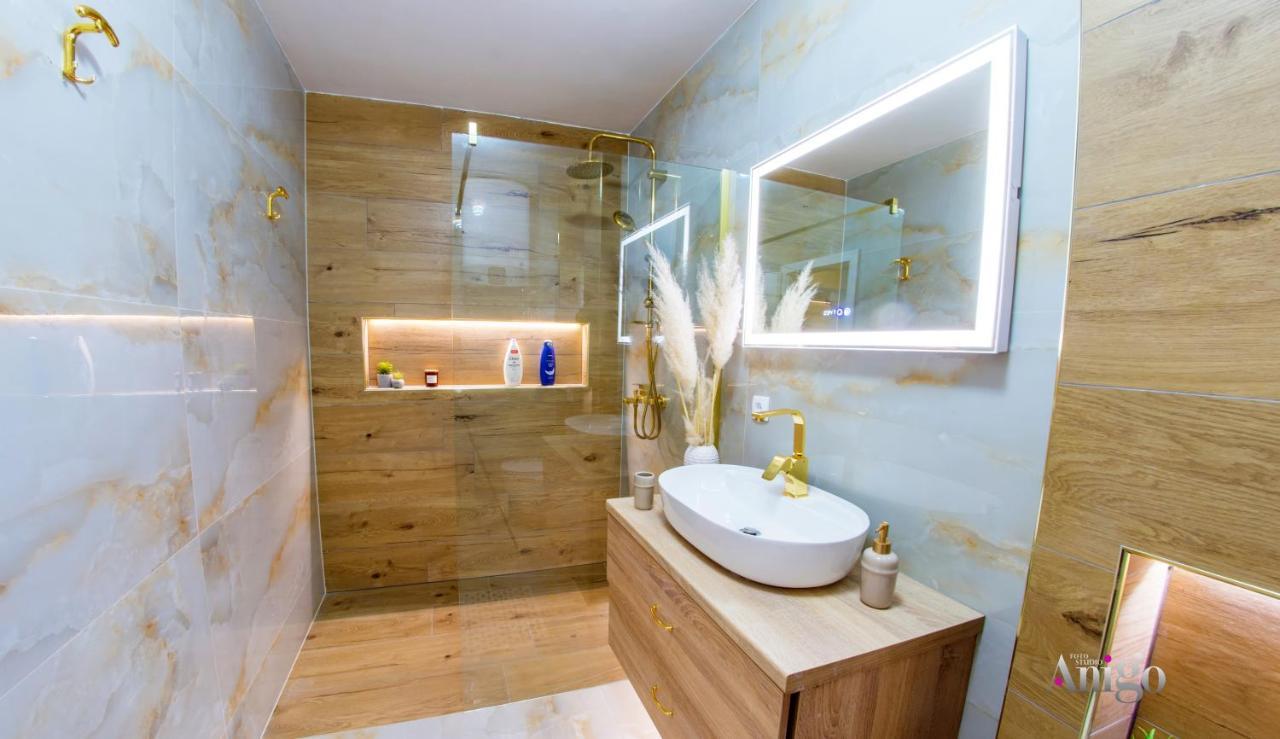 Luxury Apartment Black And Gold Mostar Exteriér fotografie